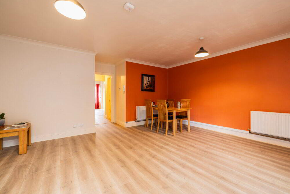 Apt 17, Heath Square 5 of 15