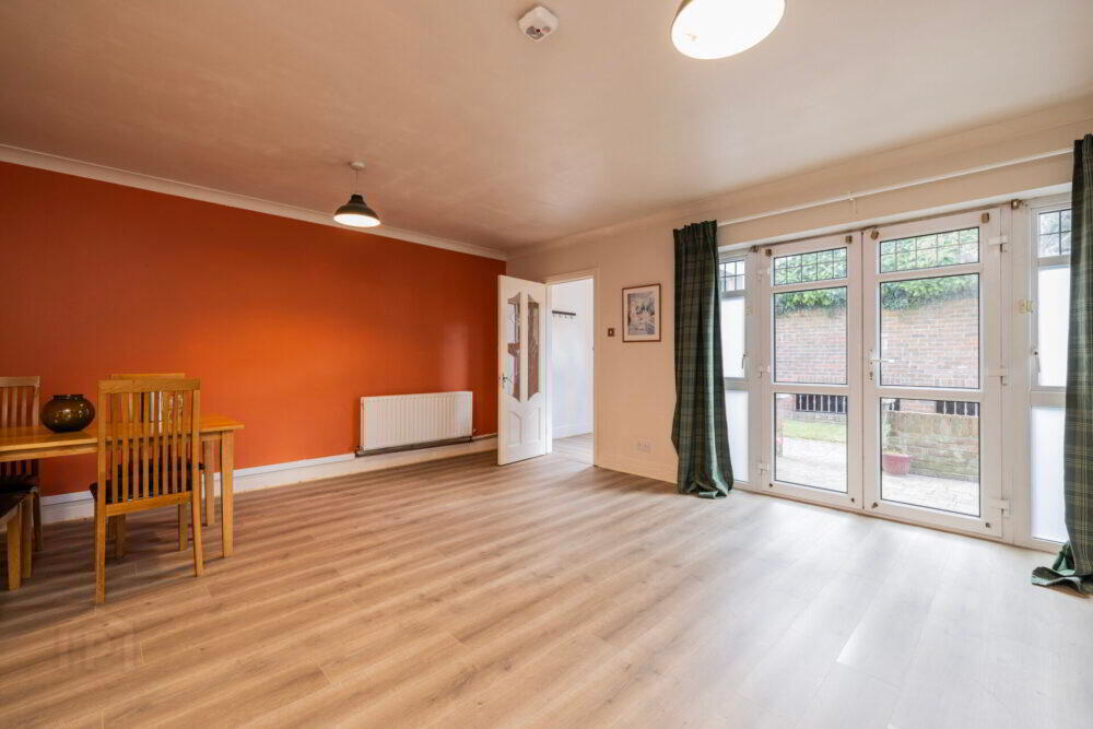 Apt 17, Heath Square 6 of 15
