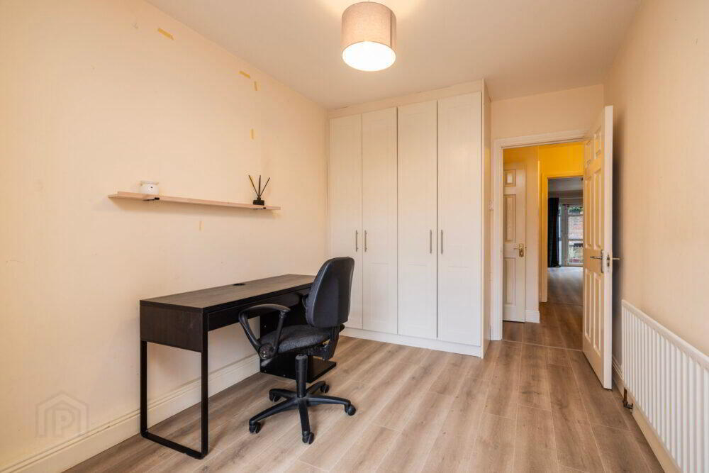 Apt 17, Heath Square 10 of 15