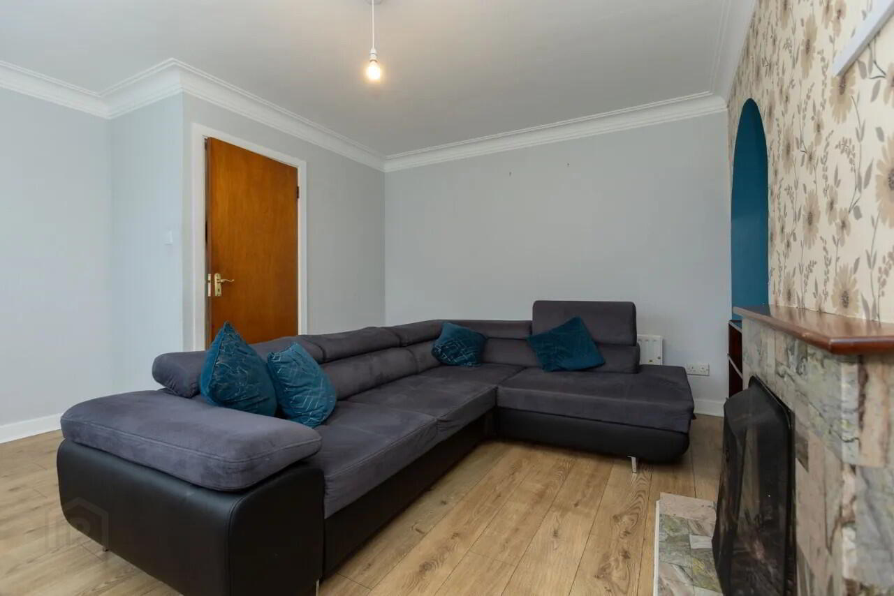 17 Woodlands Avenue 5 of 47