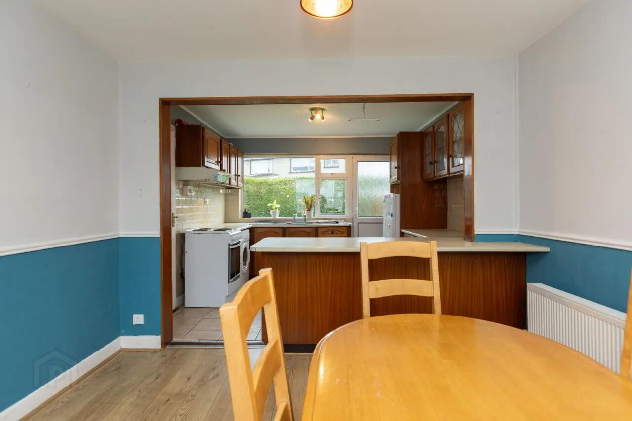 17 Woodlands Avenue 11 of 47