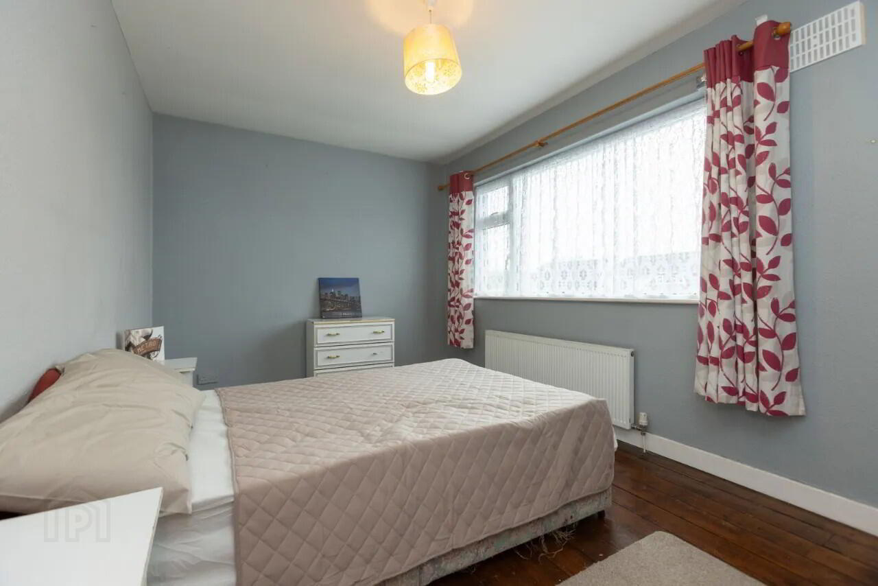 17 Woodlands Avenue 32 of 47
