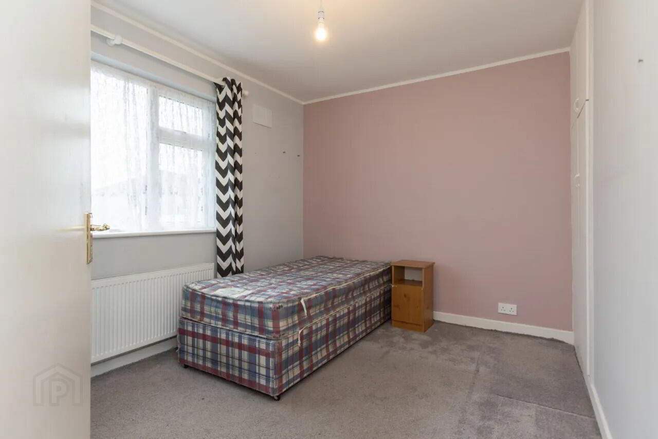 17 Woodlands Avenue 35 of 47