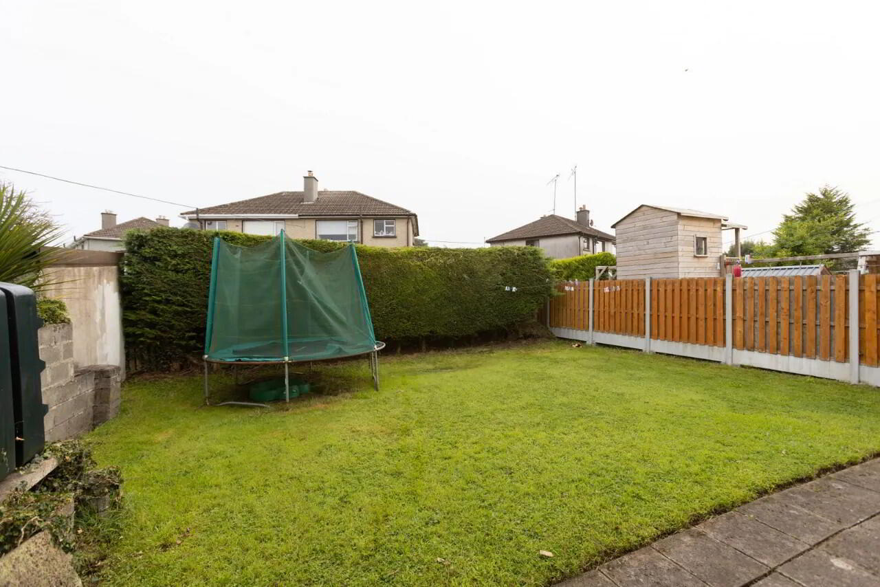 17 Woodlands Avenue 41 of 47