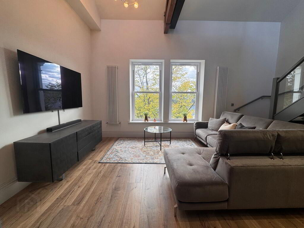 Apt 5, 13 Wellington Park 5 of 27