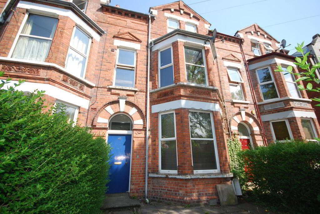Apt 3, 45 Ulsterville Avenue 1 of 5