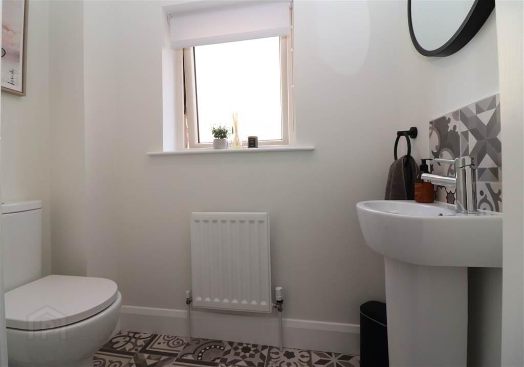 15 Woodbrook Grove 3 of 16