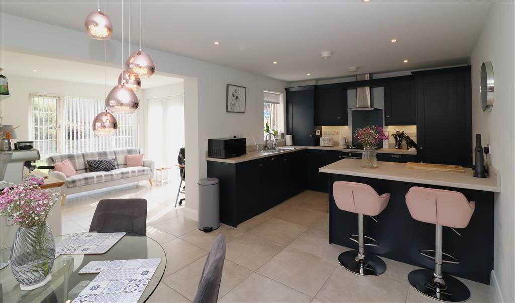 15 Woodbrook Grove 6 of 16