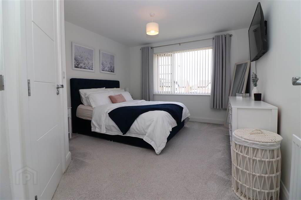 15 Woodbrook Grove 10 of 16