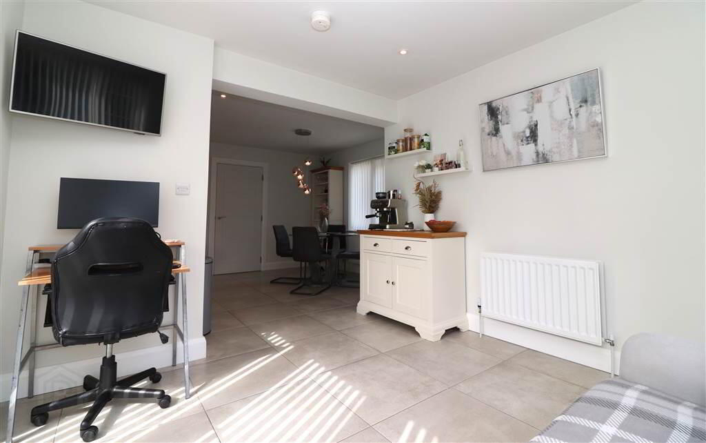 15 Woodbrook Grove 9 of 16