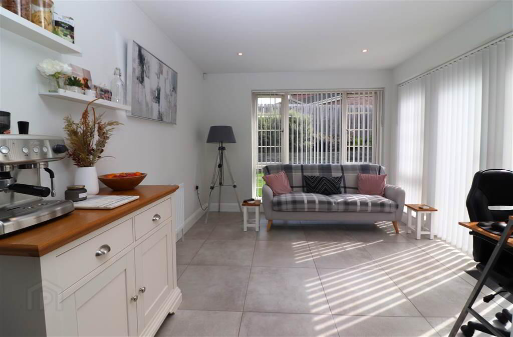 15 Woodbrook Grove 8 of 16