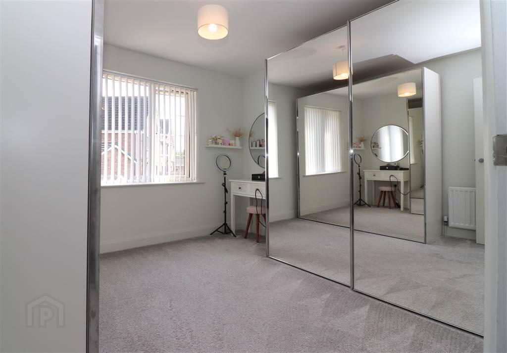 15 Woodbrook Grove 13 of 16