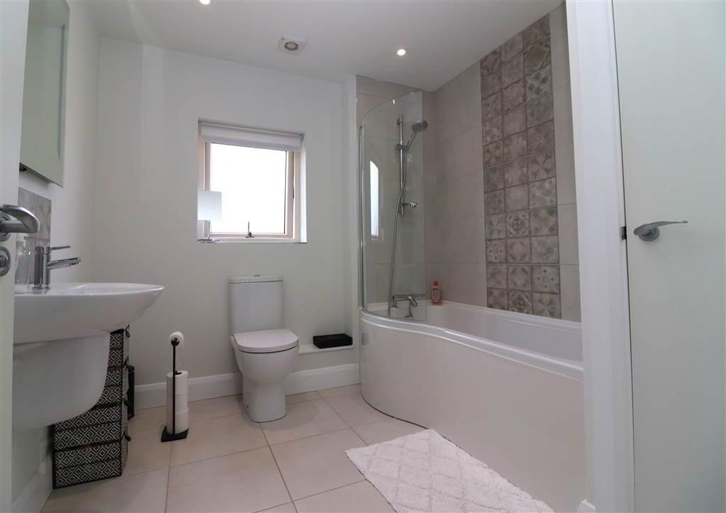 15 Woodbrook Grove 14 of 16