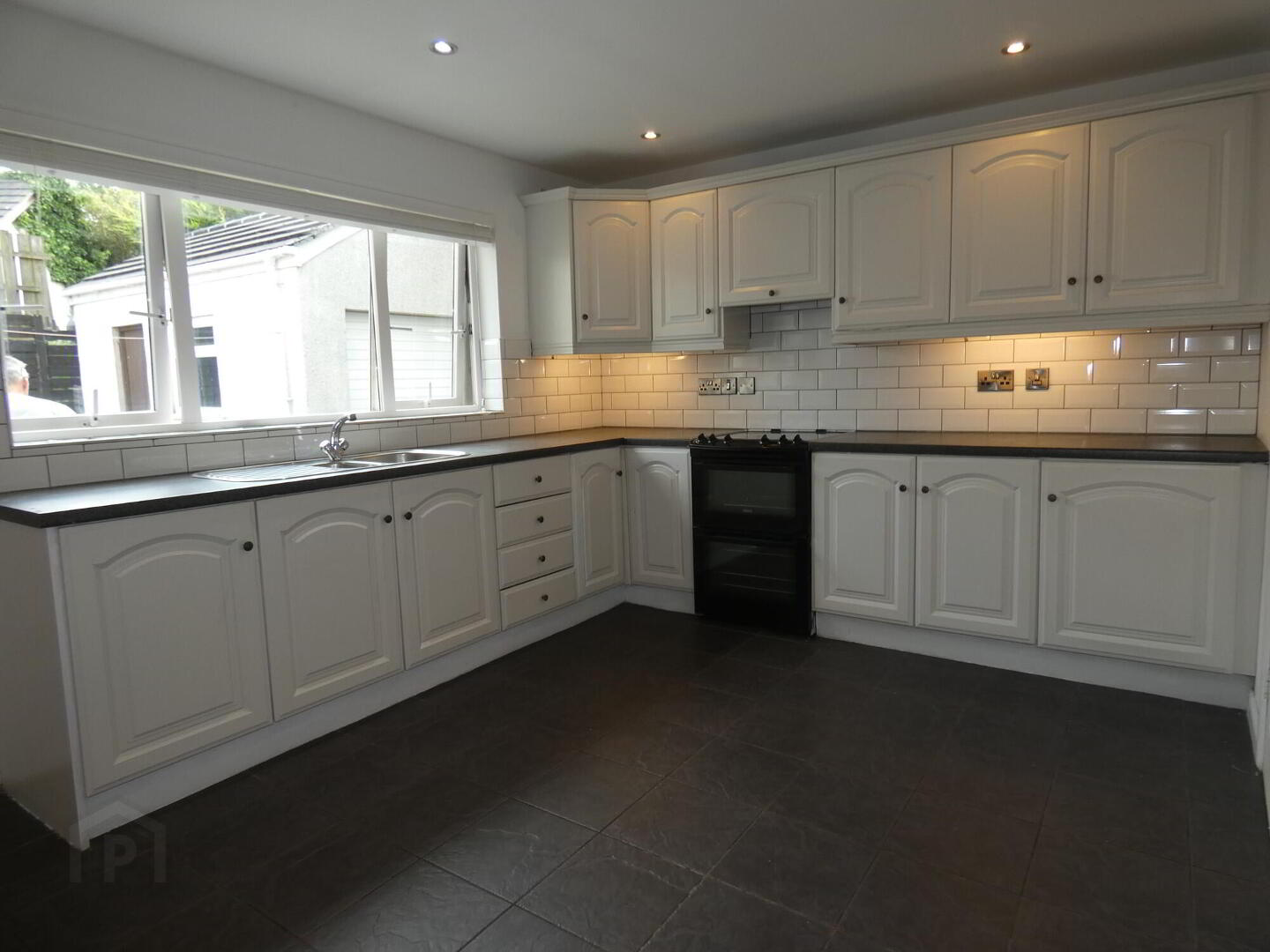 37 Knockbrcken Court 6 of 19