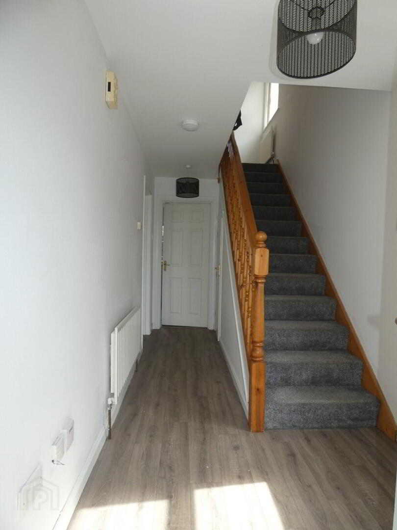 37 Knockbrcken Court 2 of 19