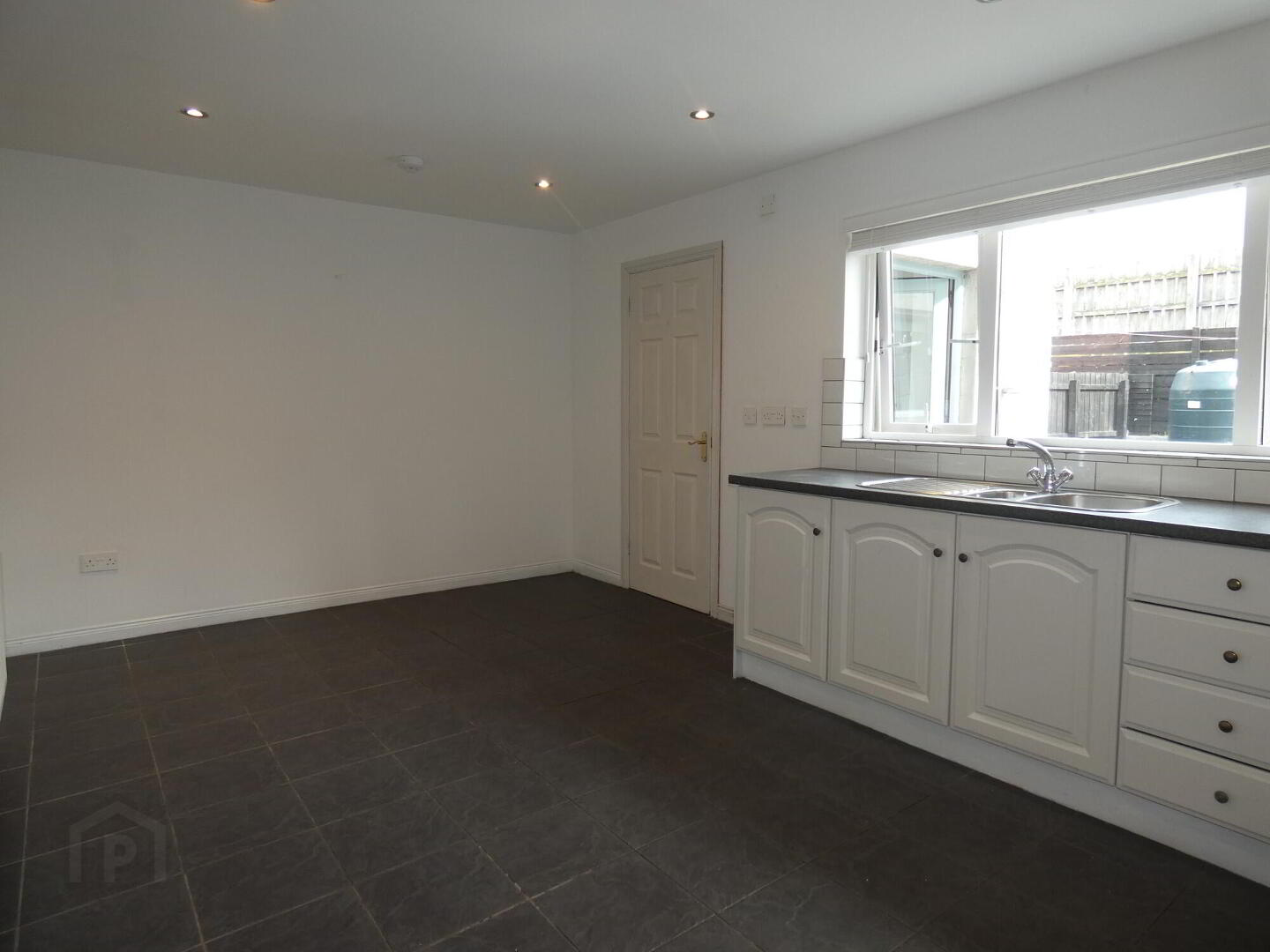 37 Knockbrcken Court 7 of 19