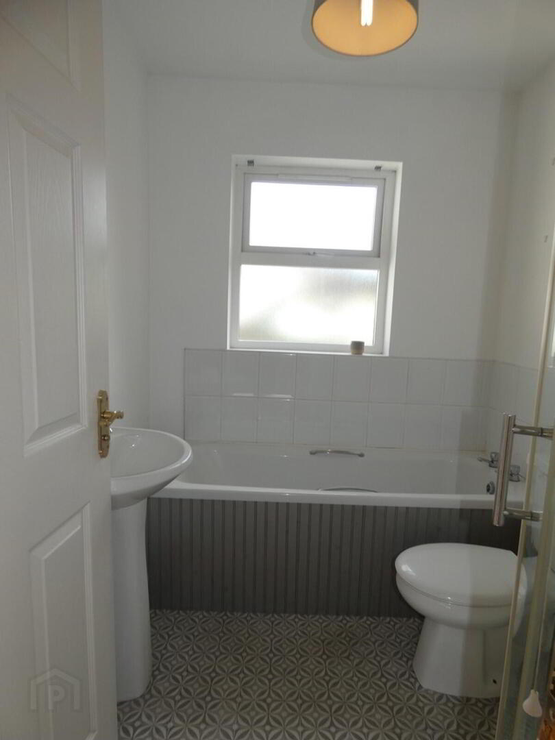 37 Knockbrcken Court 16 of 19