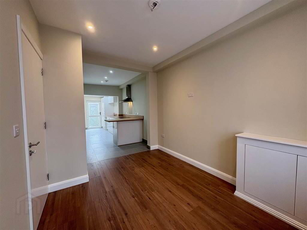 Apartment 1 346a Woodstock Road 3 of 11