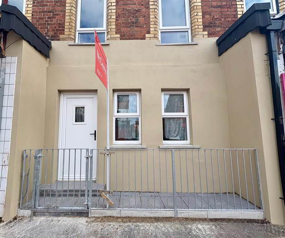 Apartment 1 346a Woodstock Road 2 of 11