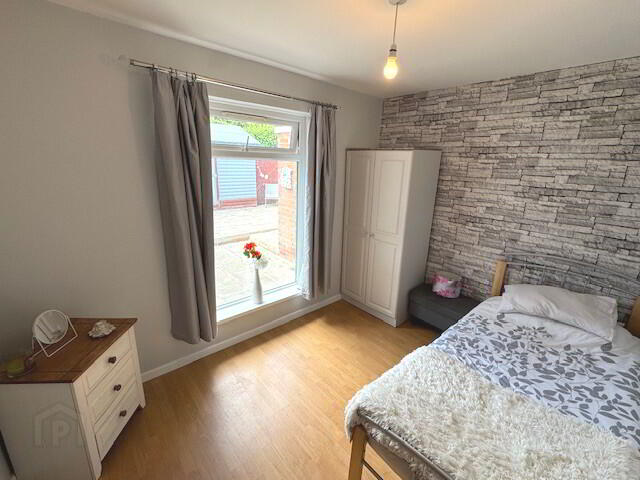 38 Craigowen Road 17 of 22