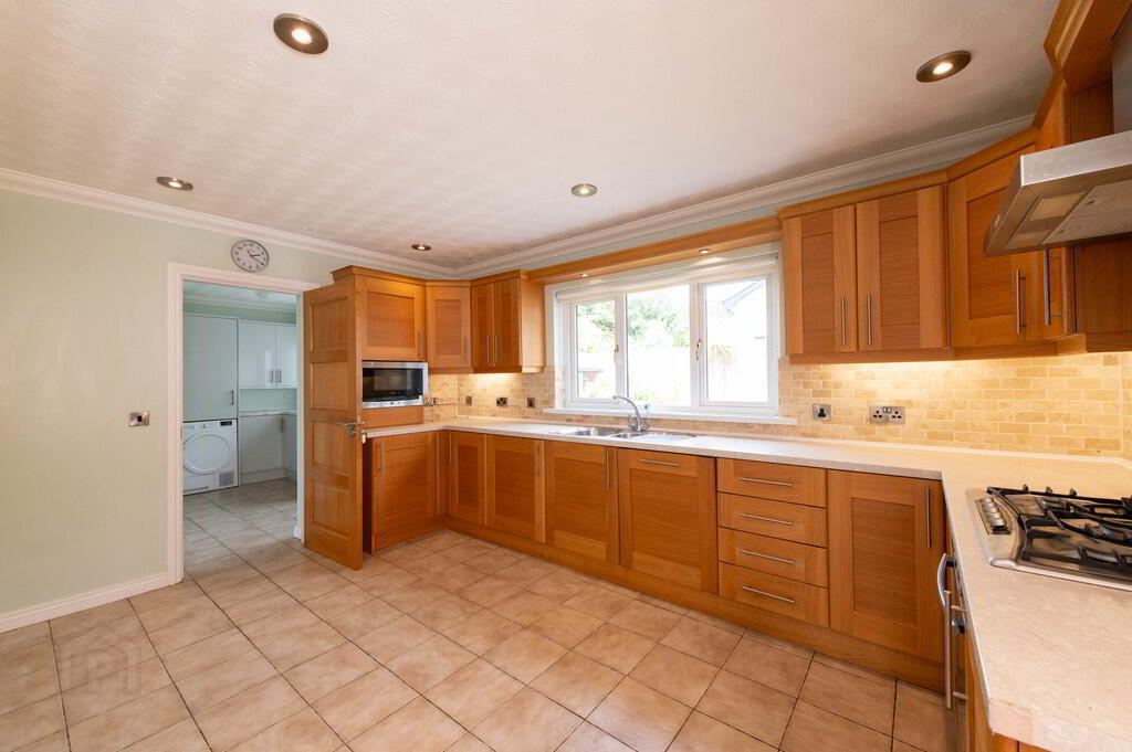 10 Farm Lodge Road 6 of 25