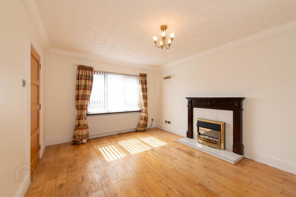 10 Farm Lodge Road 4 of 25