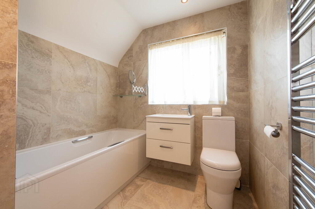 10 Farm Lodge Road 18 of 25
