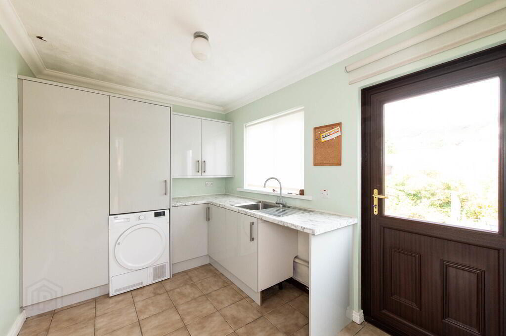 10 Farm Lodge Road 10 of 25