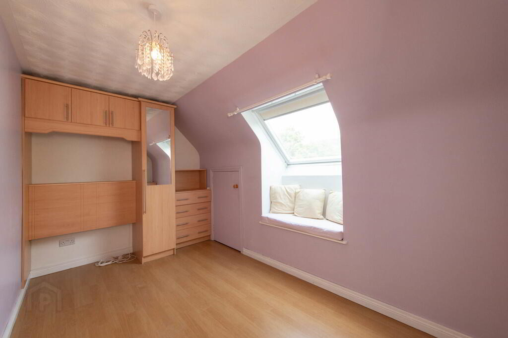 10 Farm Lodge Road 17 of 25