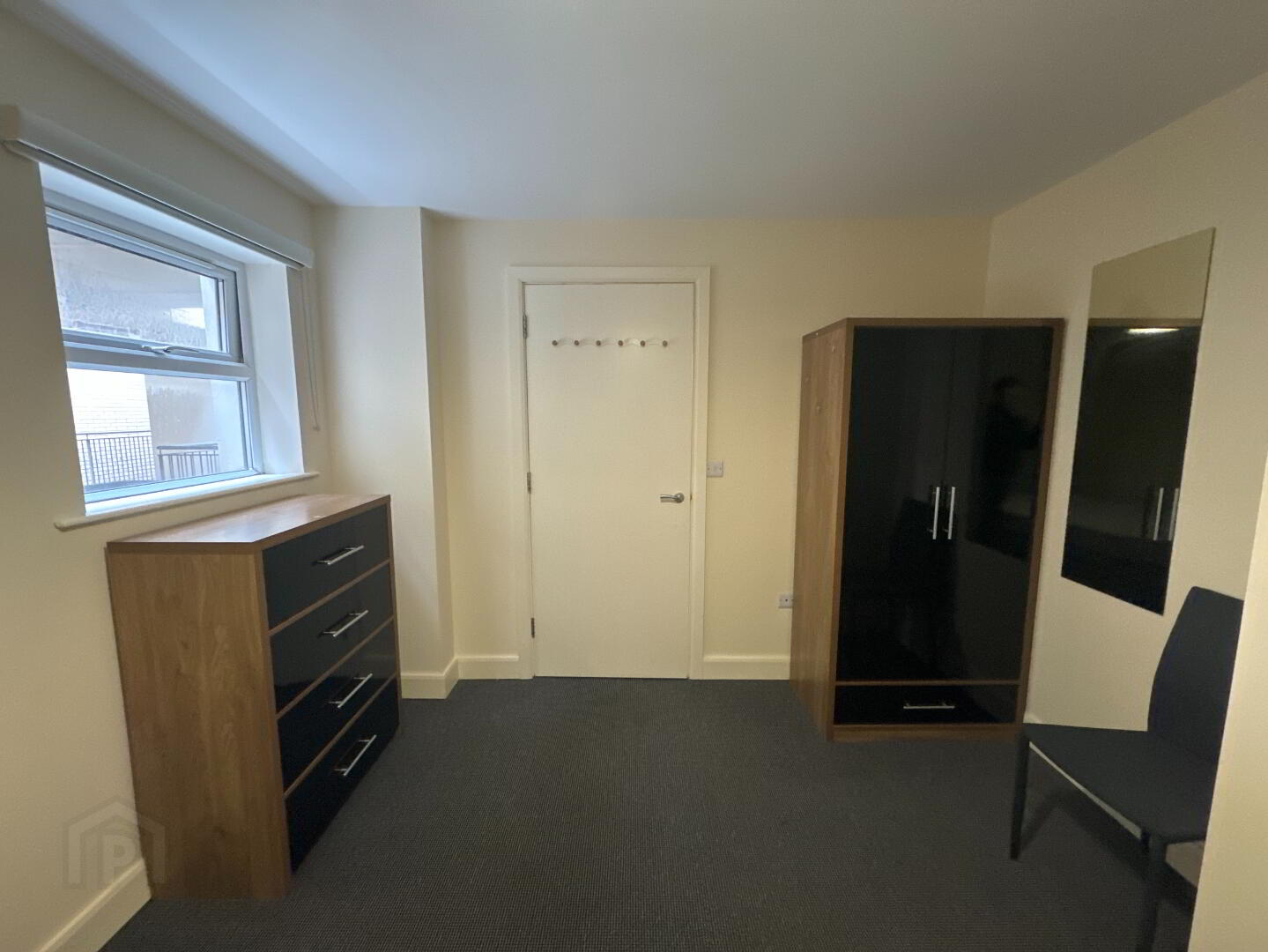 810 College Court Central, 56 King Street 7 of 14