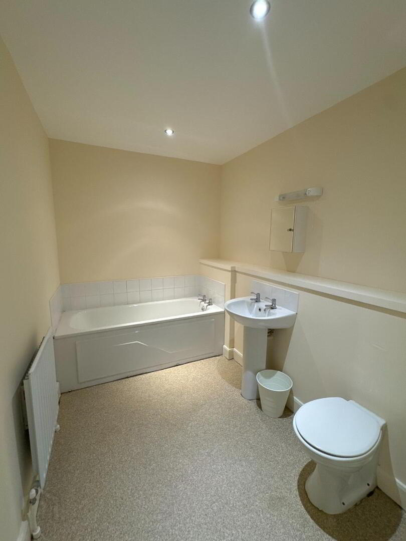 810 College Court Central, 56 King Street 9 of 14