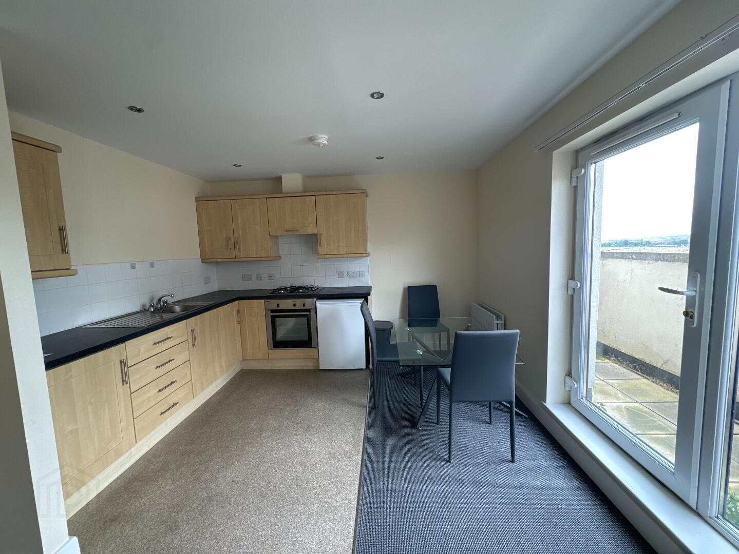 810 College Court Central, 56 King Street 12 of 14