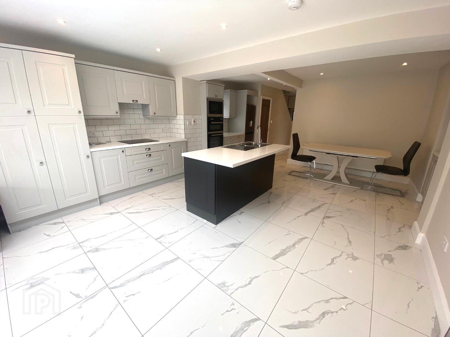 Cleggan Avenue 5 of 16