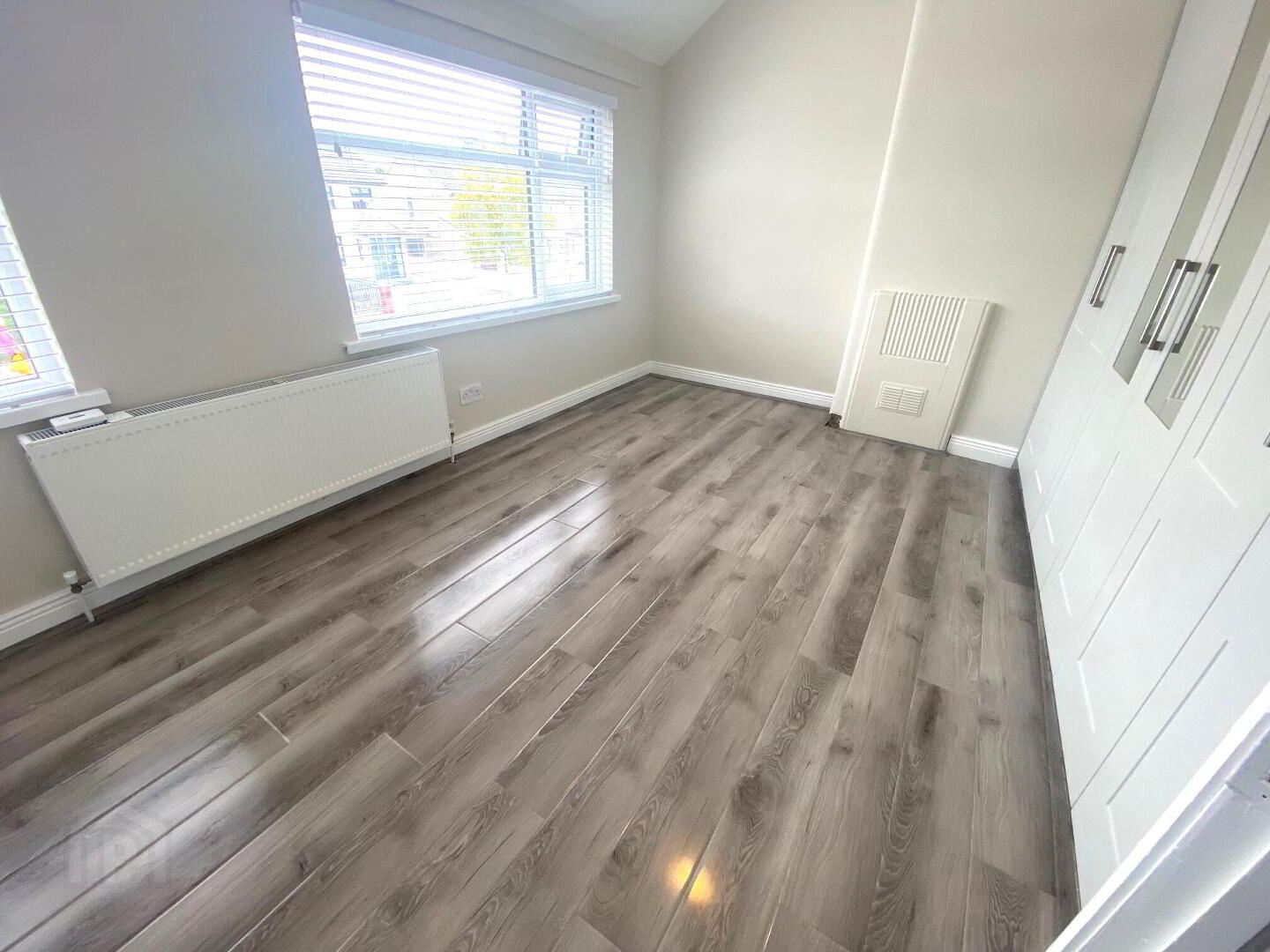 Cleggan Avenue 9 of 16