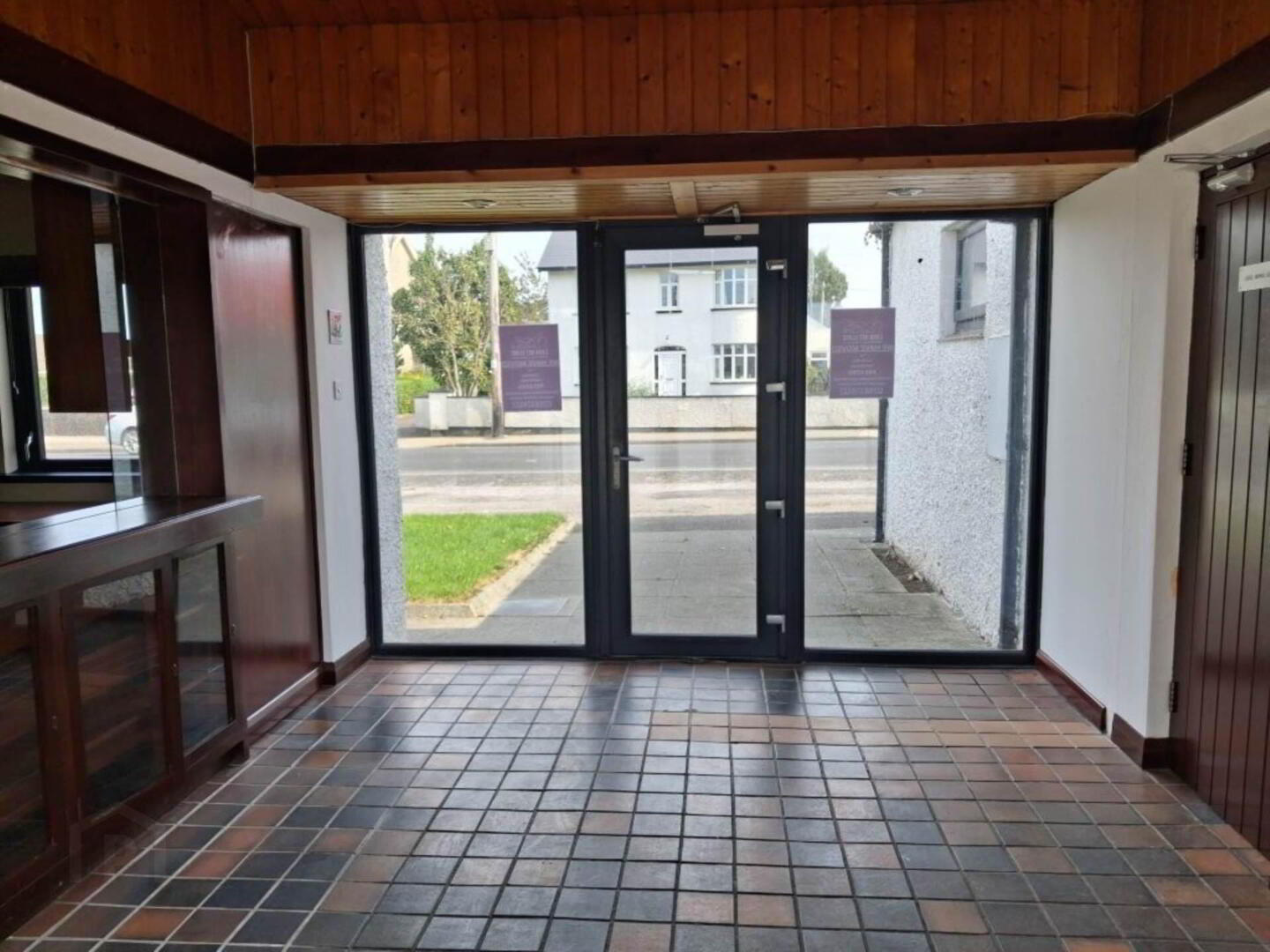 Former Vet Clinic 5 of 44