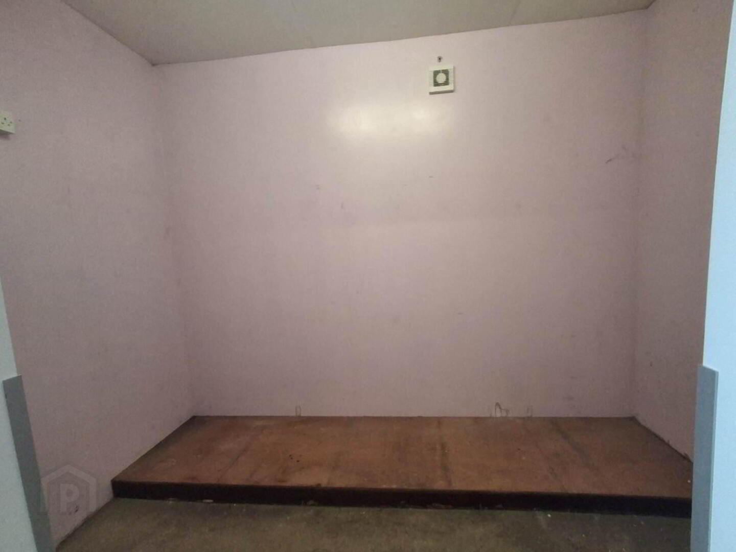 Former Vet Clinic 28 of 44