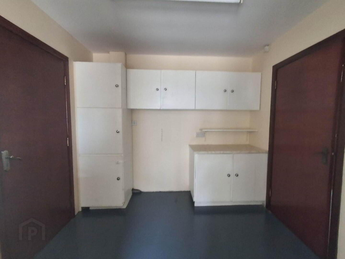 Former Vet Clinic 29 of 44