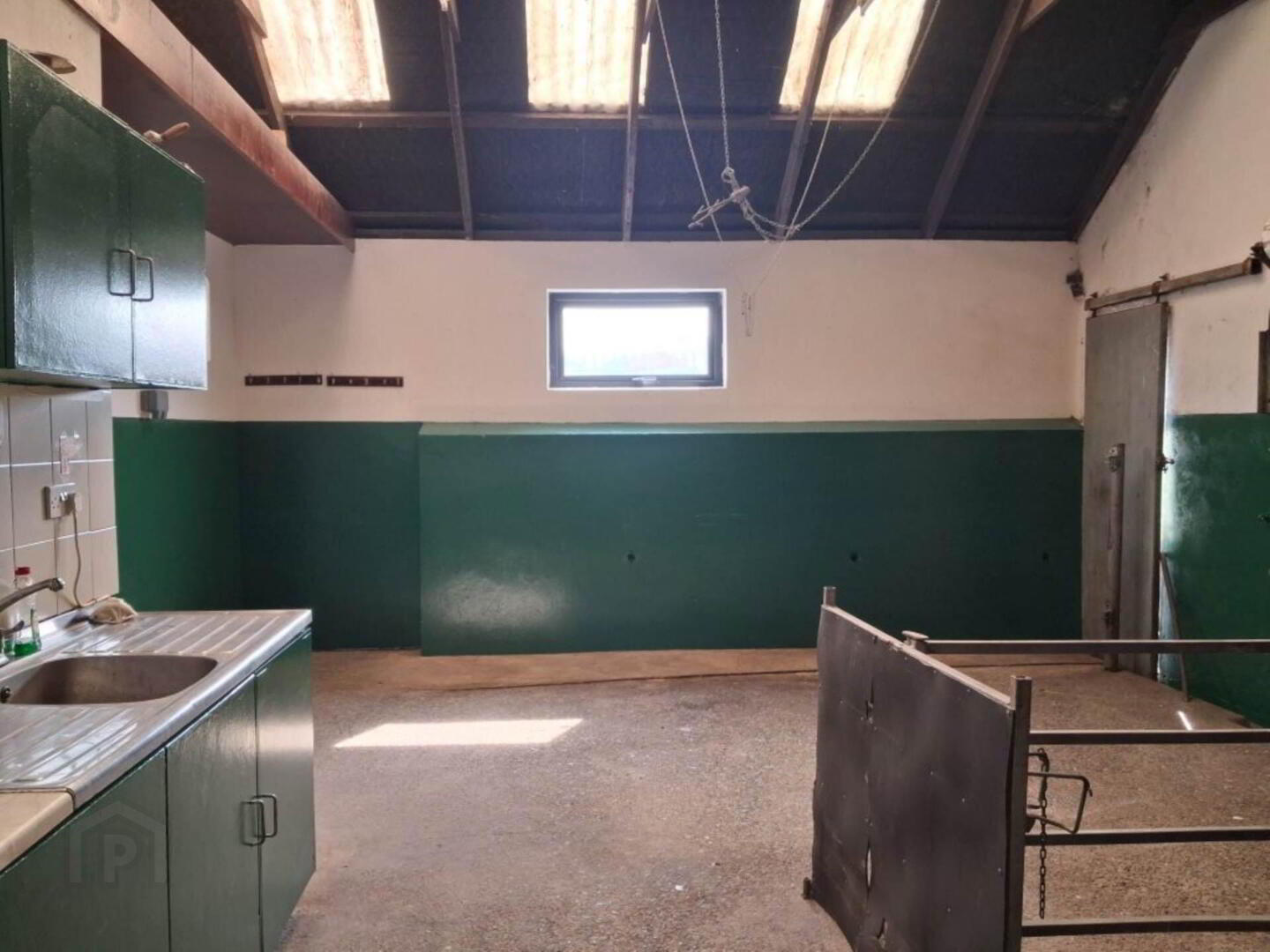 Former Vet Clinic 33 of 44