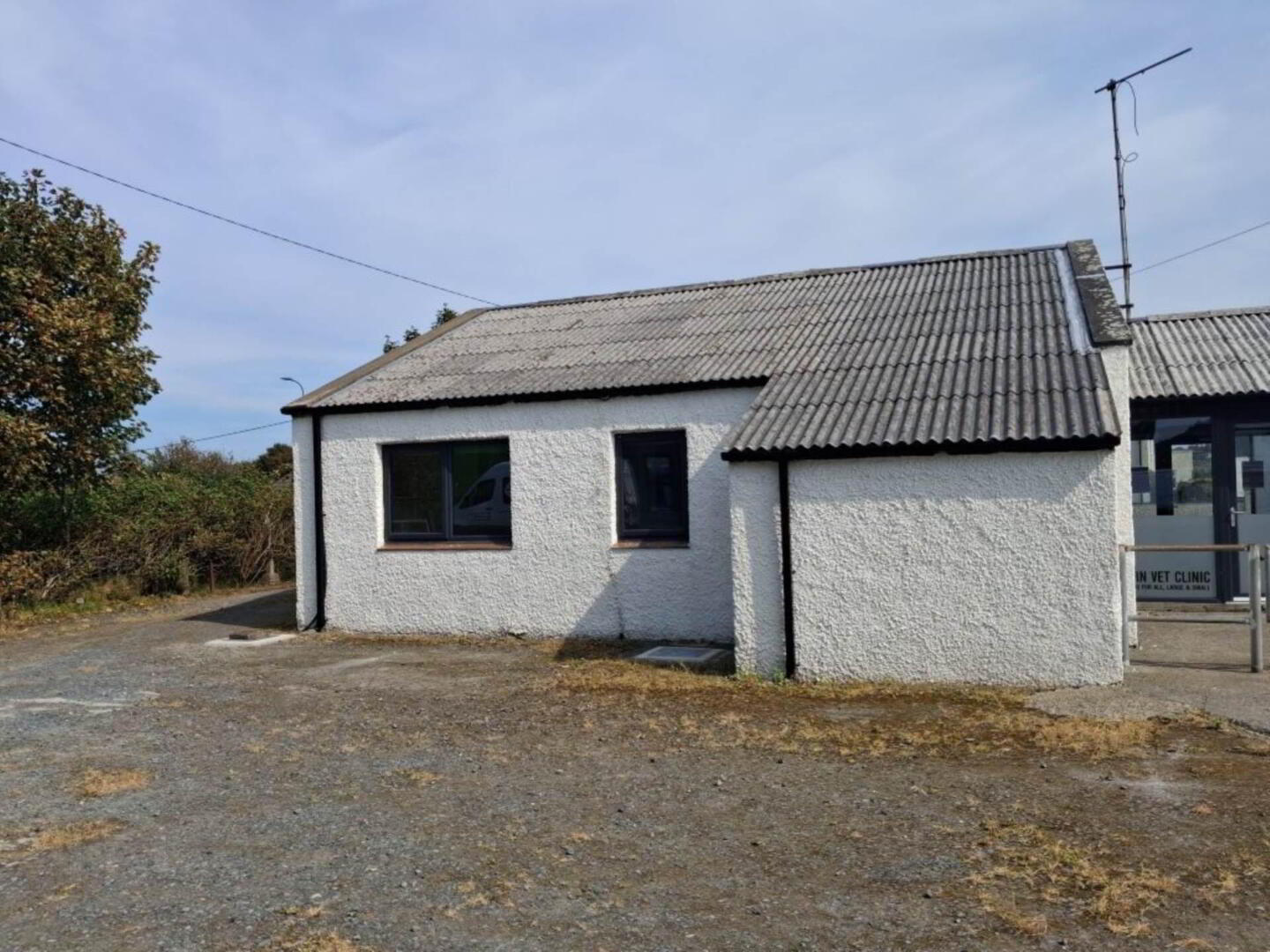 Former Vet Clinic 41 of 44