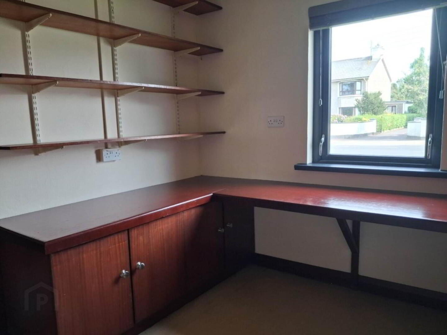 Former Vet Clinic 11 of 44
