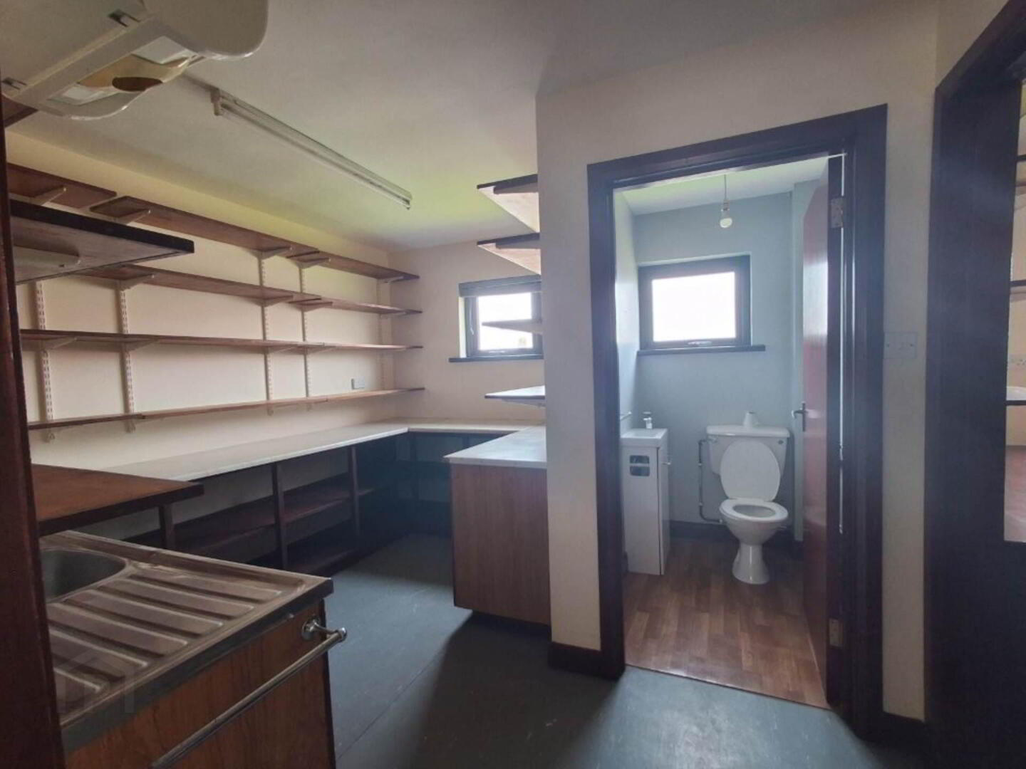 Former Vet Clinic 18 of 44