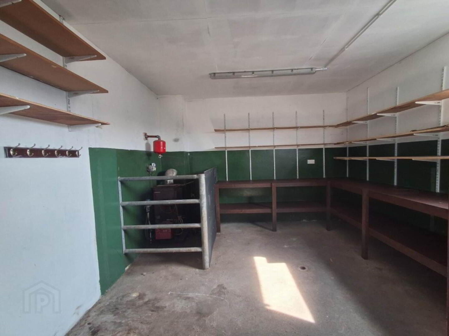 Former Vet Clinic 36 of 44