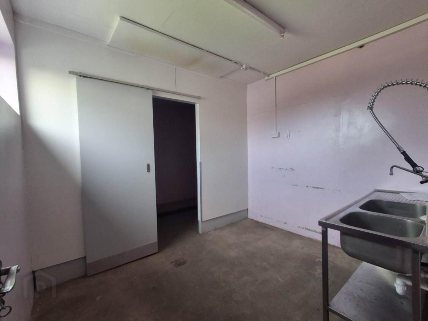 Former Vet Clinic 27 of 44