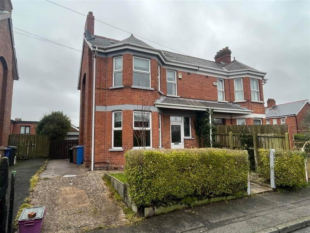 3 Ailesbury Drive 1 of 18