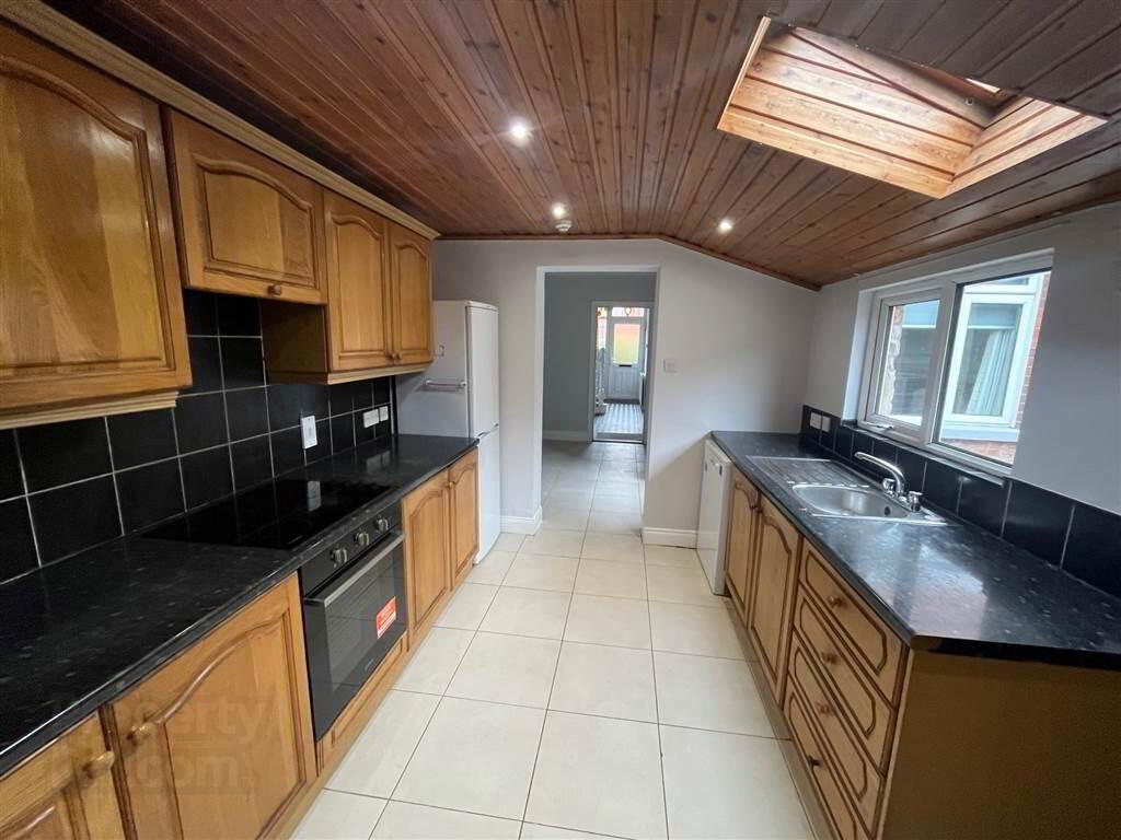 3 Ailesbury Drive 6 of 18