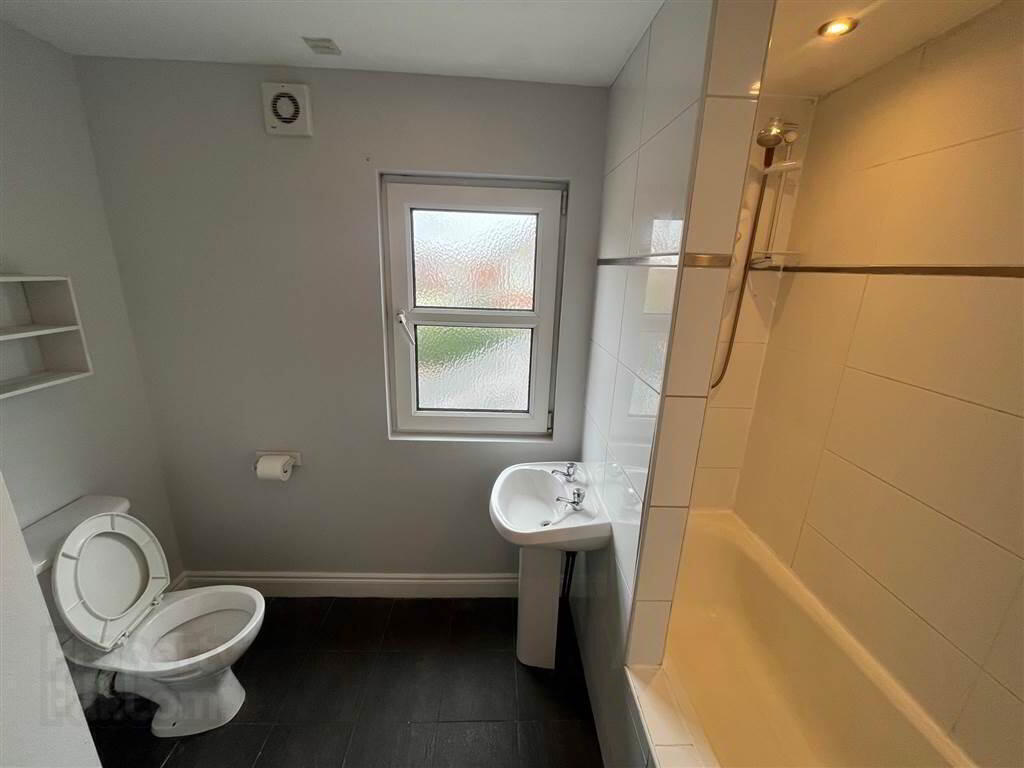 3 Ailesbury Drive 8 of 18