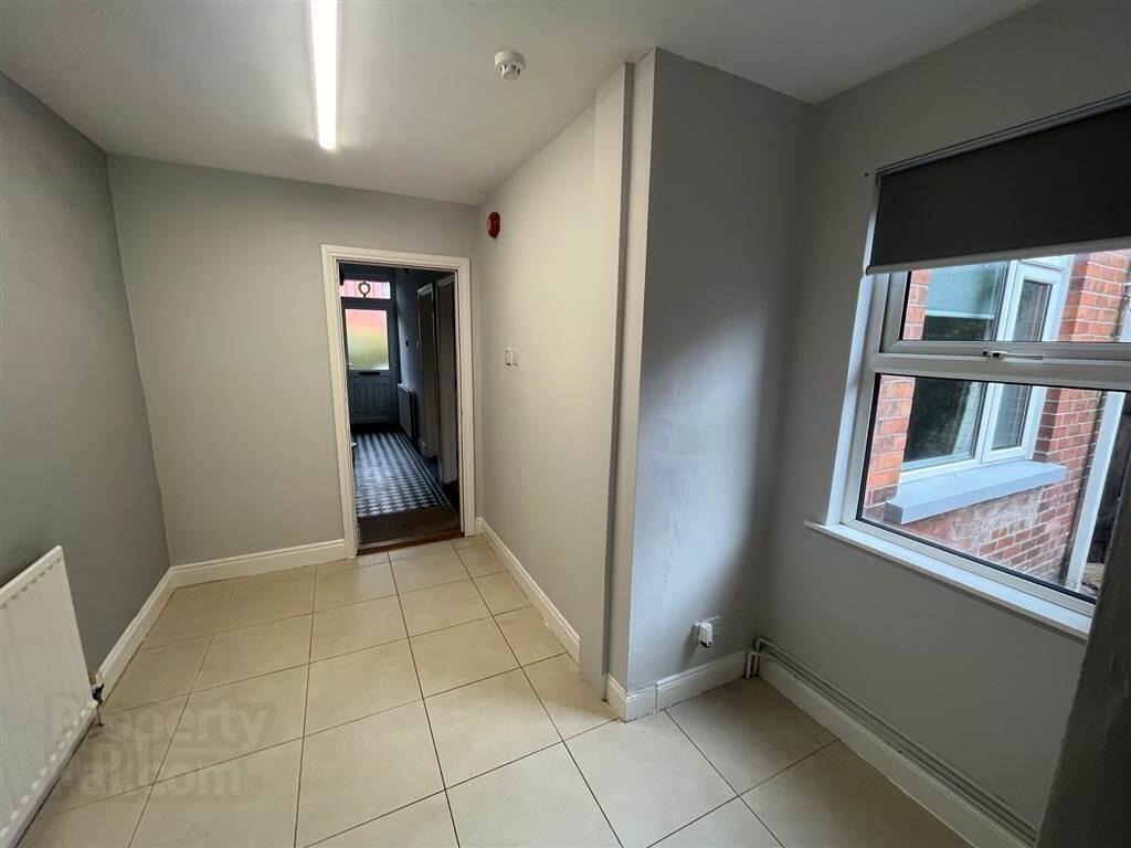 3 Ailesbury Drive 5 of 18