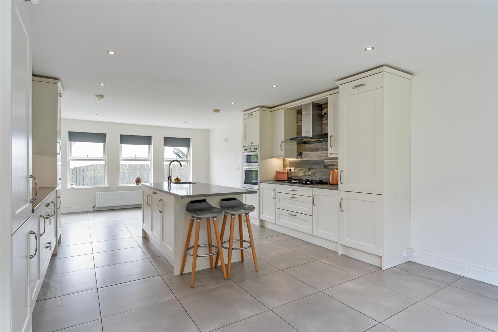 Sea Spray House, 2 Vester Cove 8 of 24