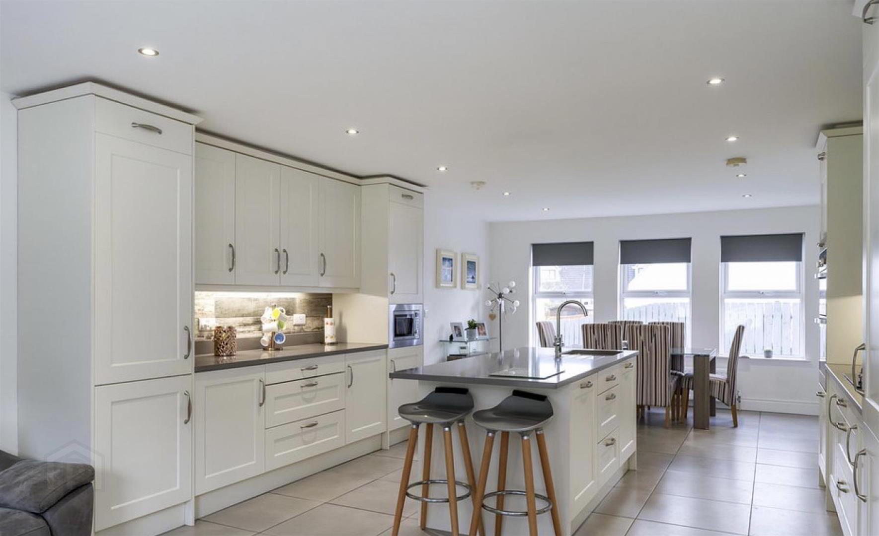 Sea Spray House, 2 Vester Cove 11 of 34