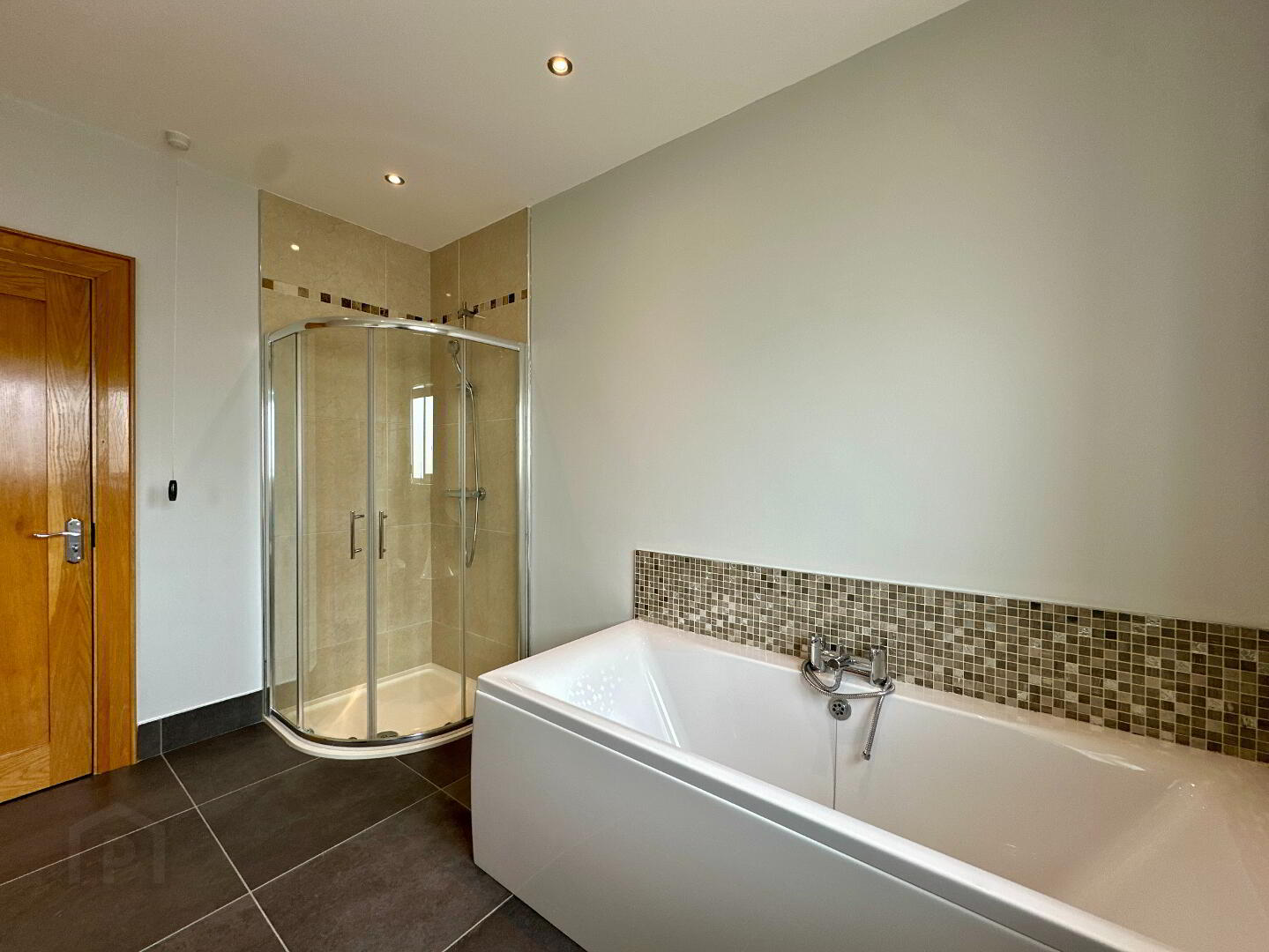 82 Lower Foughill Road 18 of 40